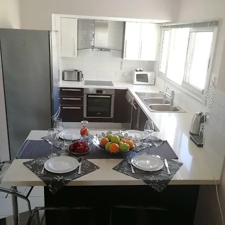 Eden Beach Apartment *