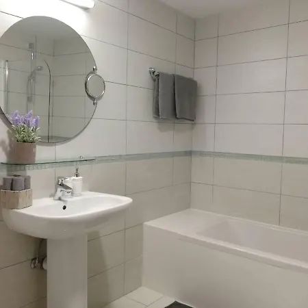 Eden Beach Apartment *